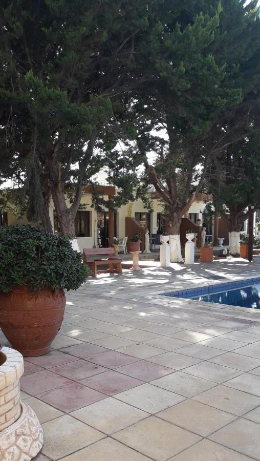 Natasha'S Apartments Pafos Exterior foto