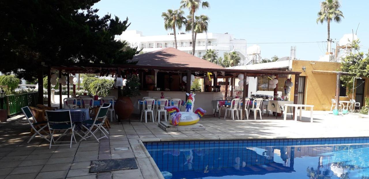 Natasha'S Apartments Pafos Exterior foto